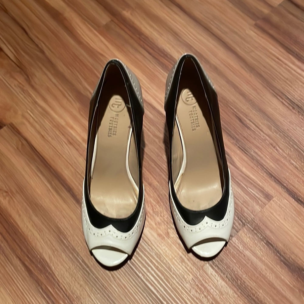 Mootsies Tootsies black & white spectator heels